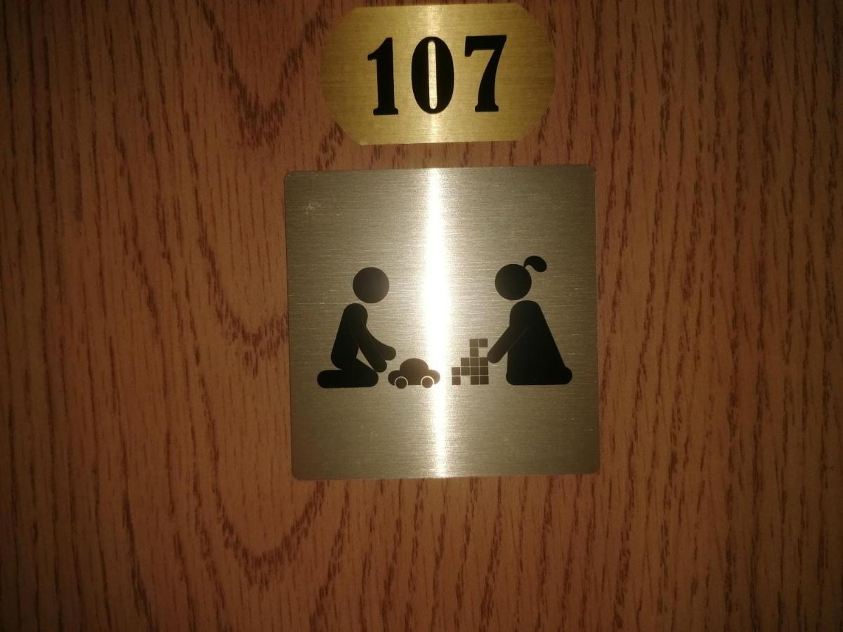 Chata - Dom Horskej Sluzby Jasna Demänovská Dolina Buitenkant foto